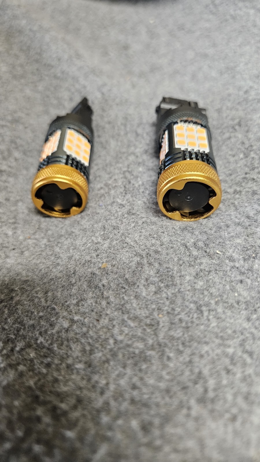Auxbeam B21 Series 3157 LED Bulbs Amber Yellow Built in Resistor CANBUS
