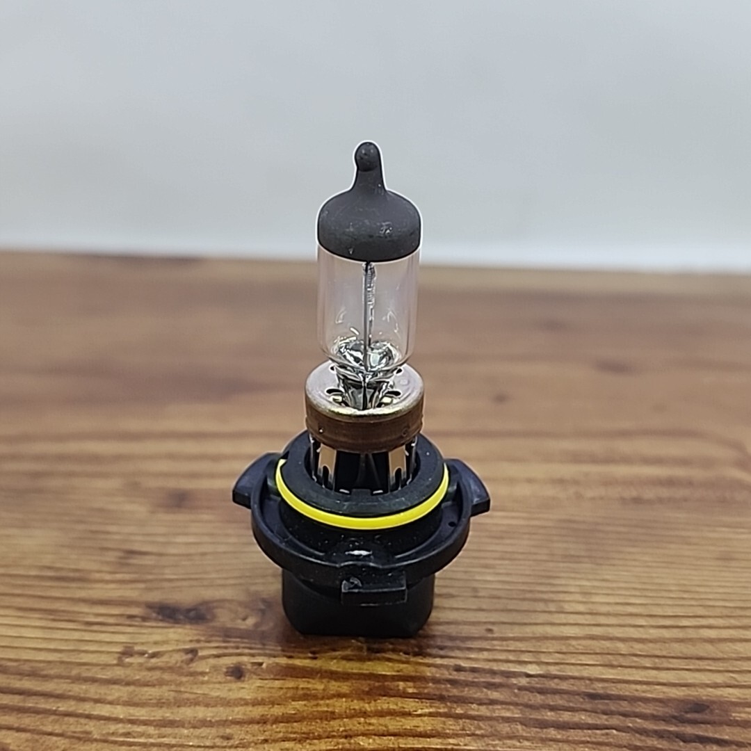 Sylvania Low/Normal Beam HB4U 12V 51W 9006 Dipped Beam Headlight Bulb EUC