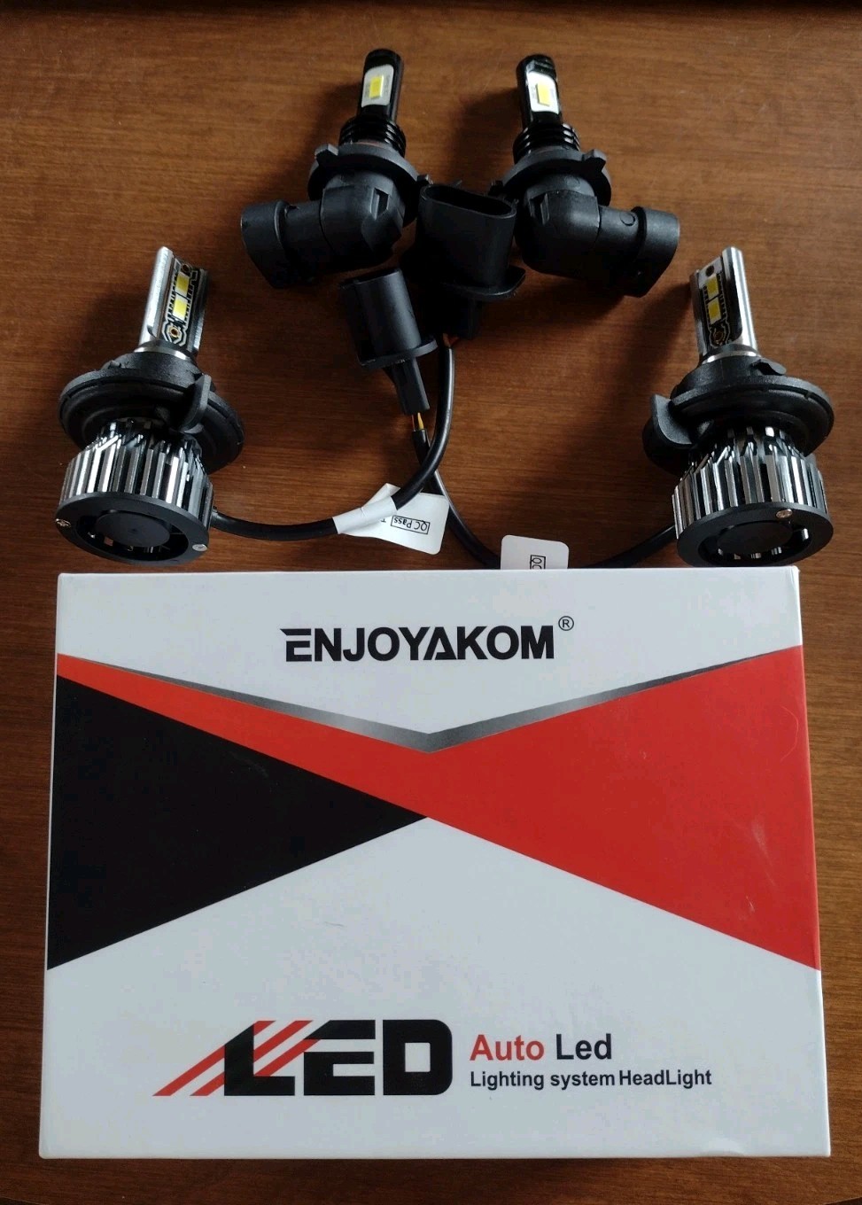 H13/9008 LED headlight bulbs with built-in cooling HB4/9006 LED fog light bulbs
