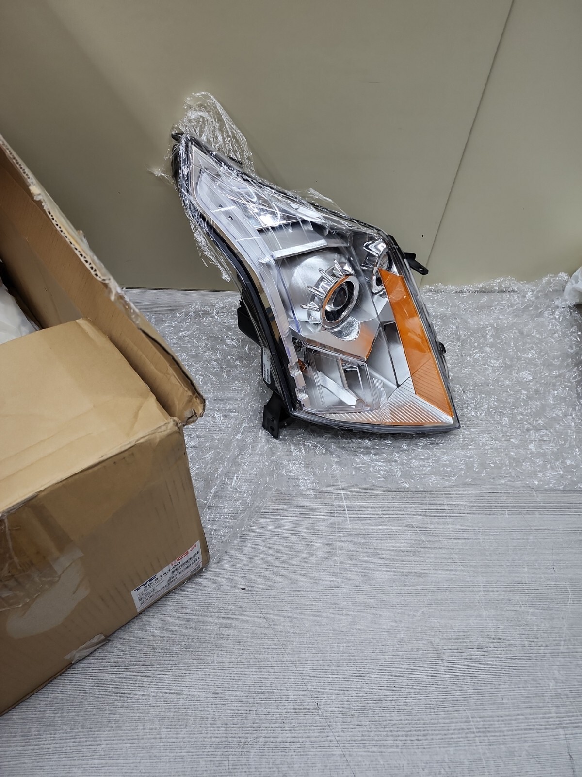 Headlight Assembly-Sport Utility Right TYC 20-9143-00 NEW