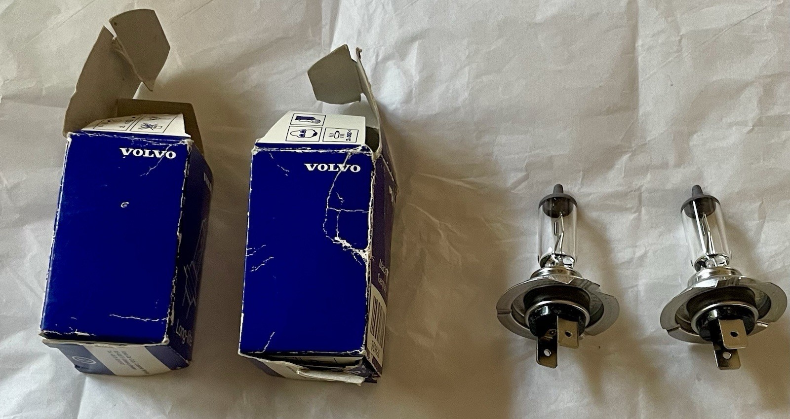 Volvo OEM Genuine Factory H7 Bulbs 989829 Lot Of Two Open Box Made In Germany