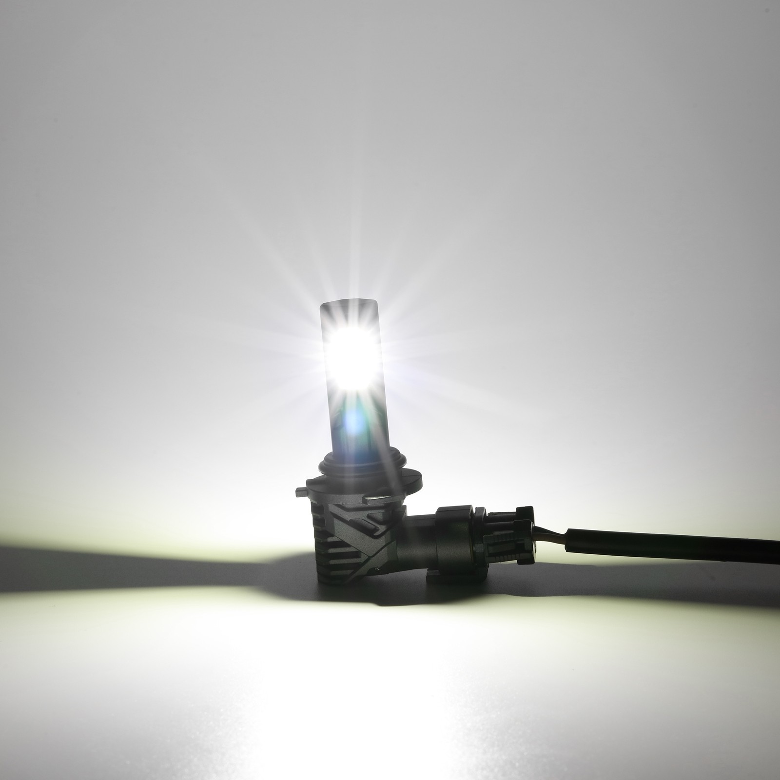 AUXBEAM Fanless 9006 HB4 LED Headlight Bulb Kit Low Beam 6000K 90W 28000LM White