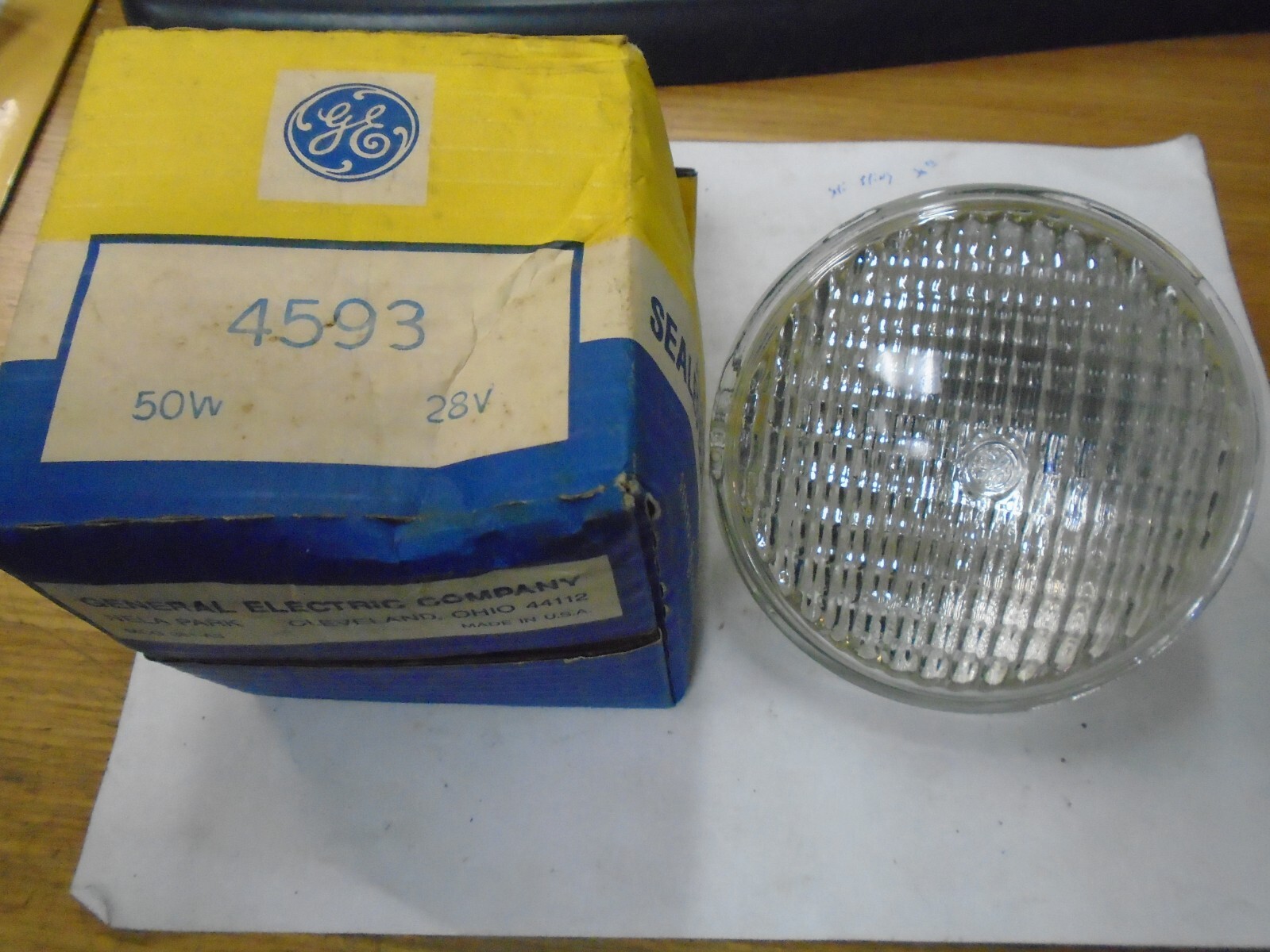 GE Original 4593 Sealed Beam Lamp Bulb Aircraft In-Air 50w 28v Par36