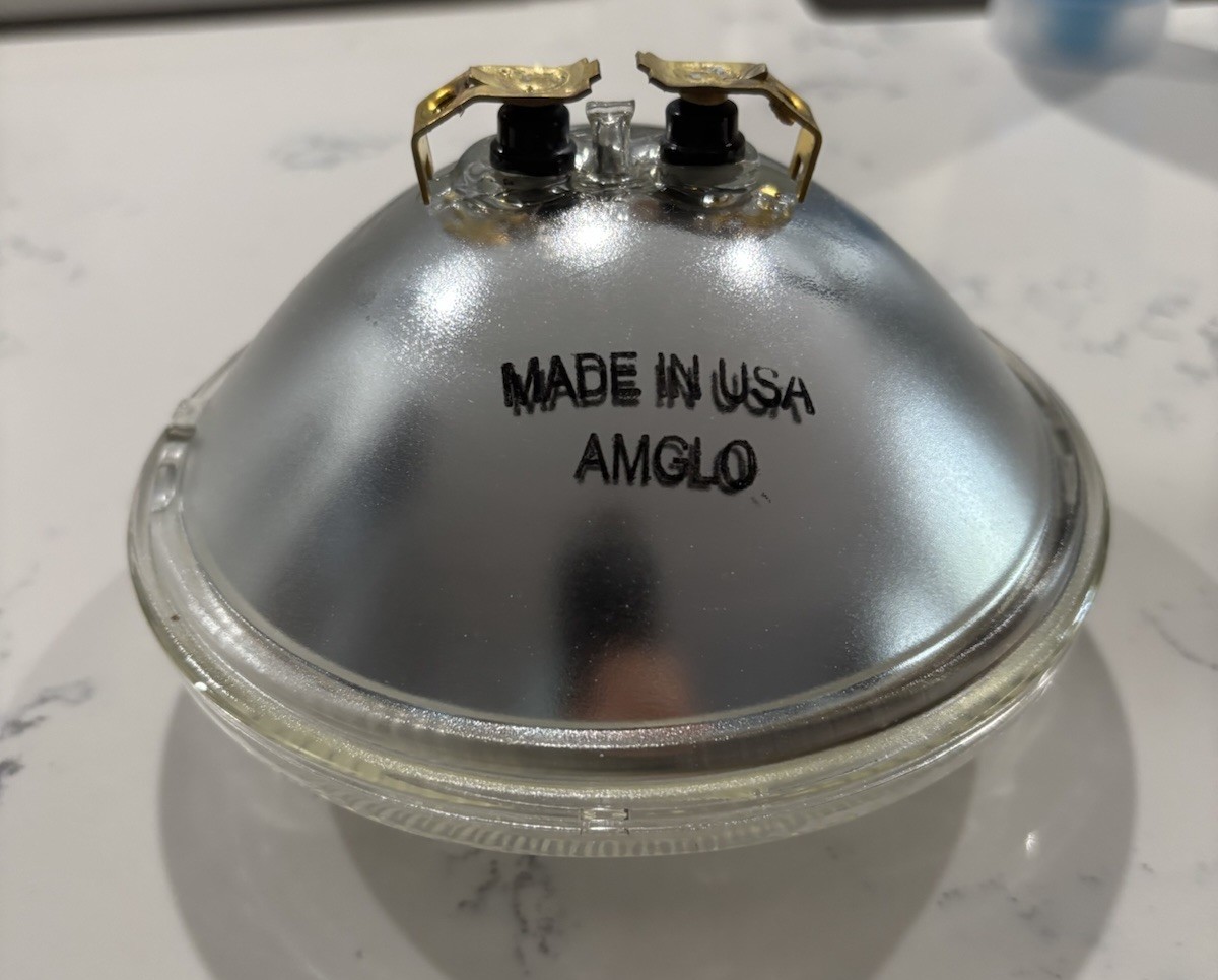 Amglo Q4551 Headlight Lamp 28V 250W Replacement Bulb
