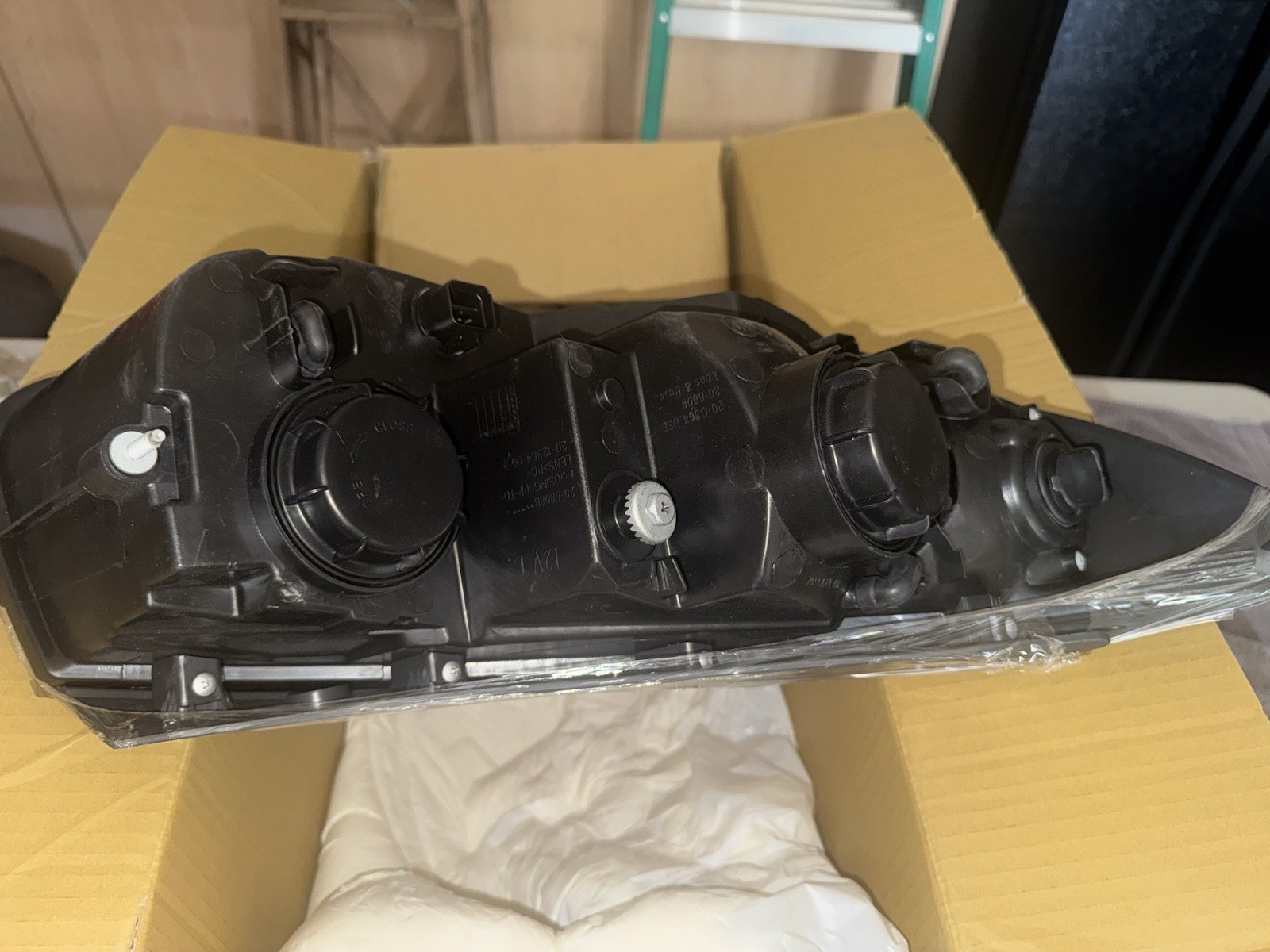 Headlight TYC 20-6808-00 Left Side New!