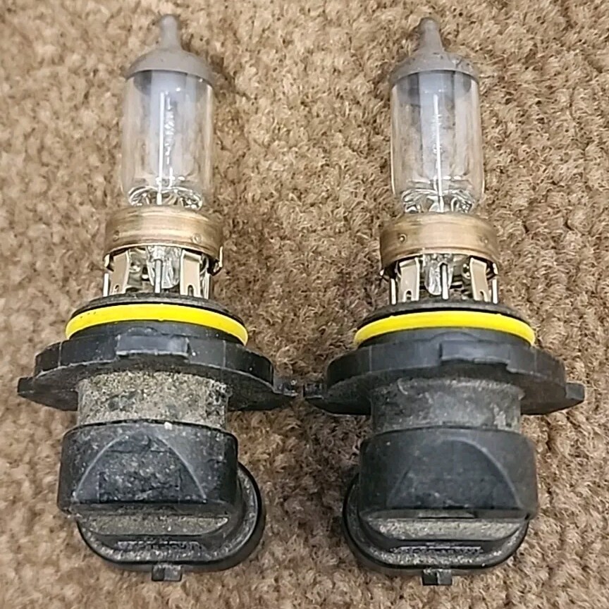 Sylvania Low/Normal Beams HB4U 12V 51W 9006 Dipped Beam Headlight Bulb Pair Used