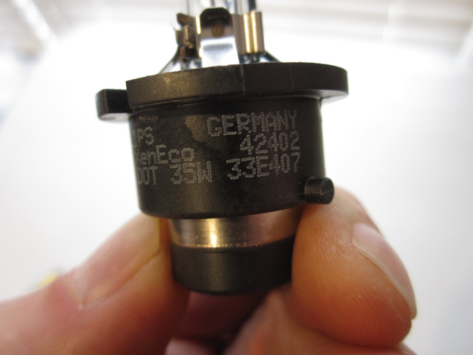 GENUINE Philips 42402C1 Headlight D4S HID Bi-Xenon -Single OEM Bulb Germany Made