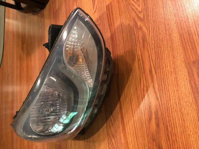 Headlight Assembly Right TYC 20-12693-00