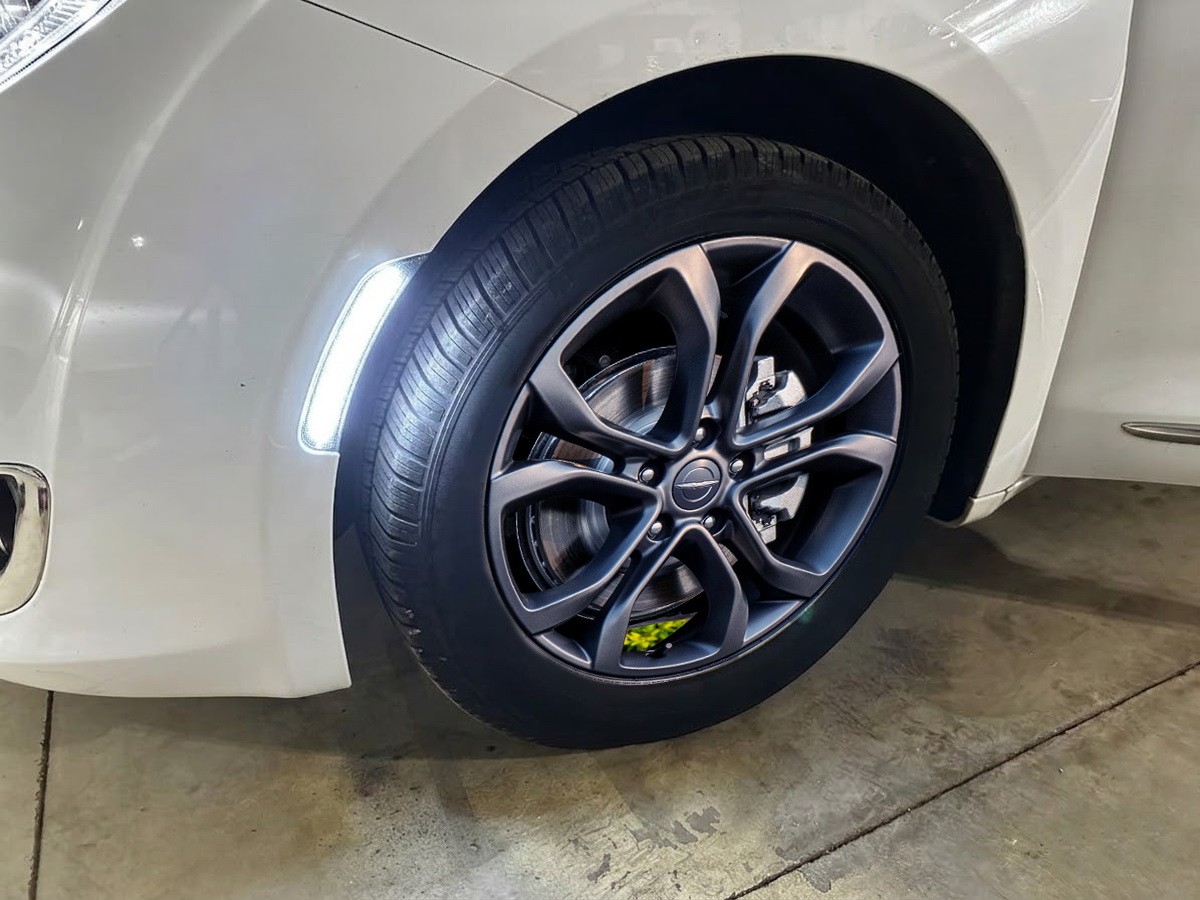 Smoke Lens All White Full LED Wheel Arch Side Marker Lamps For Chrysler Pacifica