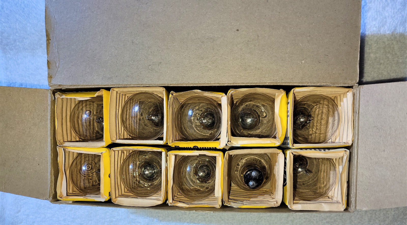 1184 GE NOS AUTO BULB FOR FOG, SEARCH & OR OTHER LIGHT LAMP APPLICATIONS 10 EACH