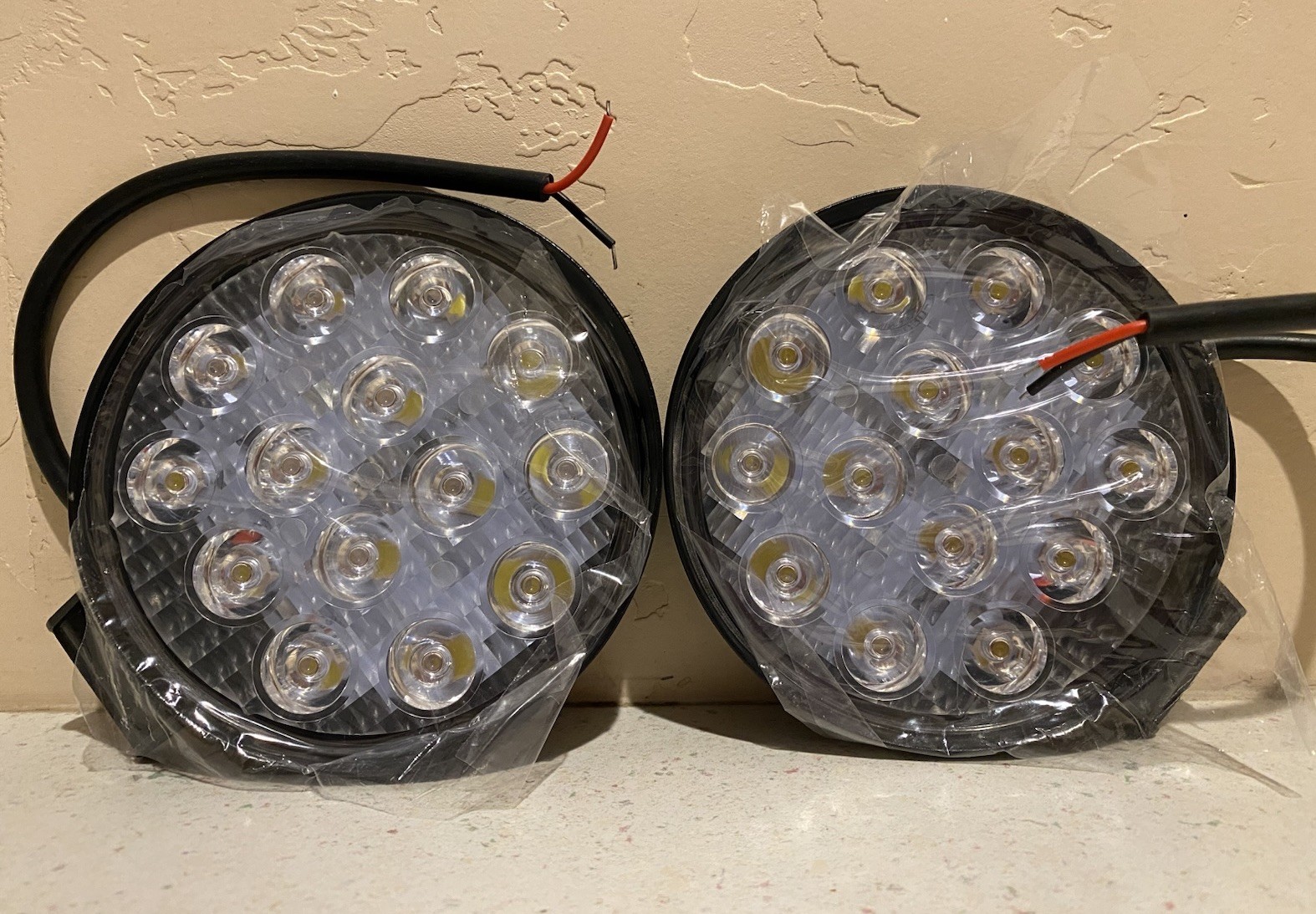 LED 12 V To 50 V Spotlights For Your Jeep Or Other Off-Road Vehicles two pieces