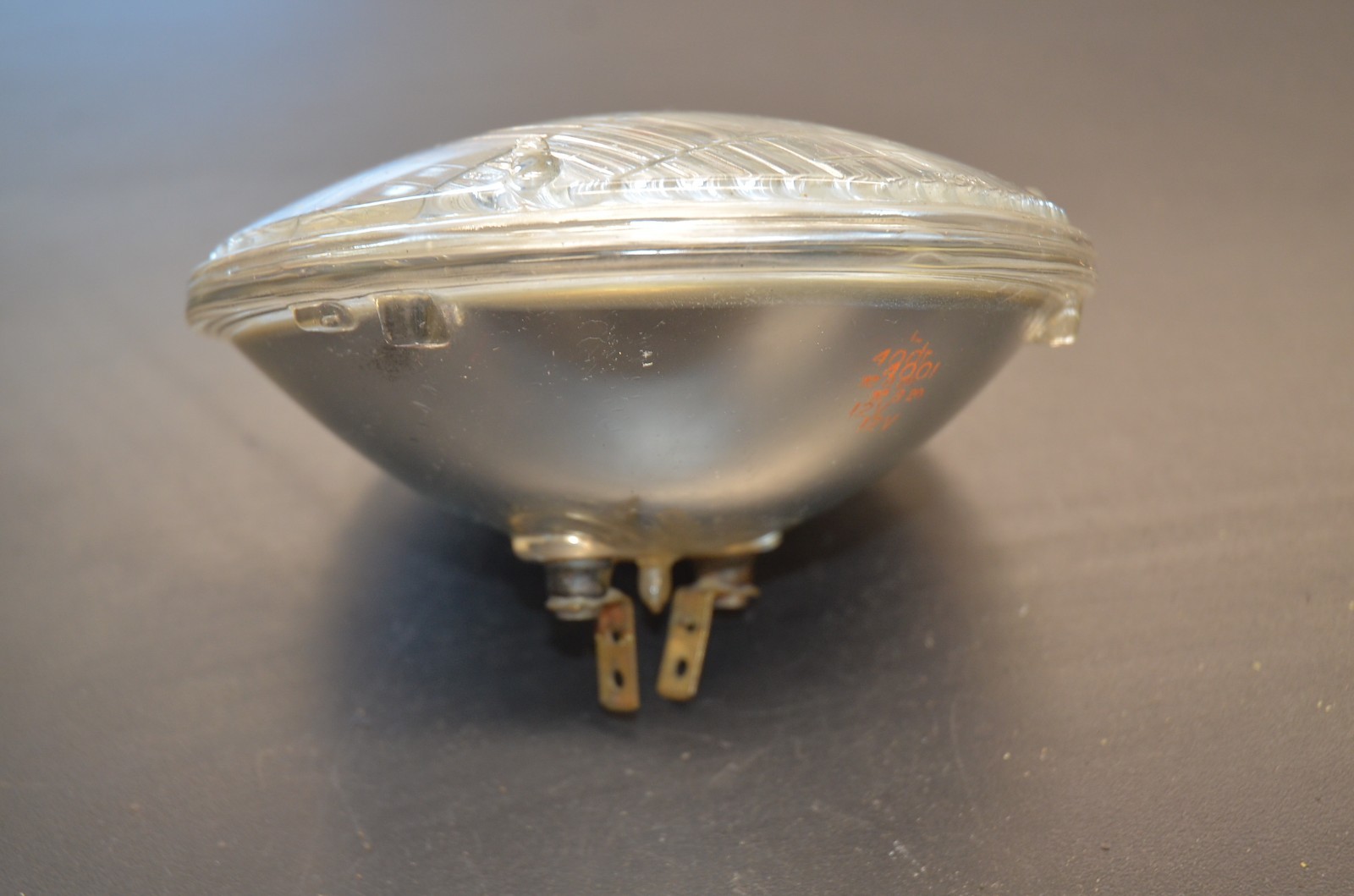 OEM GM Guide T-3 High-Beam Headlight Bulb #4001 Date Code 12 8 20