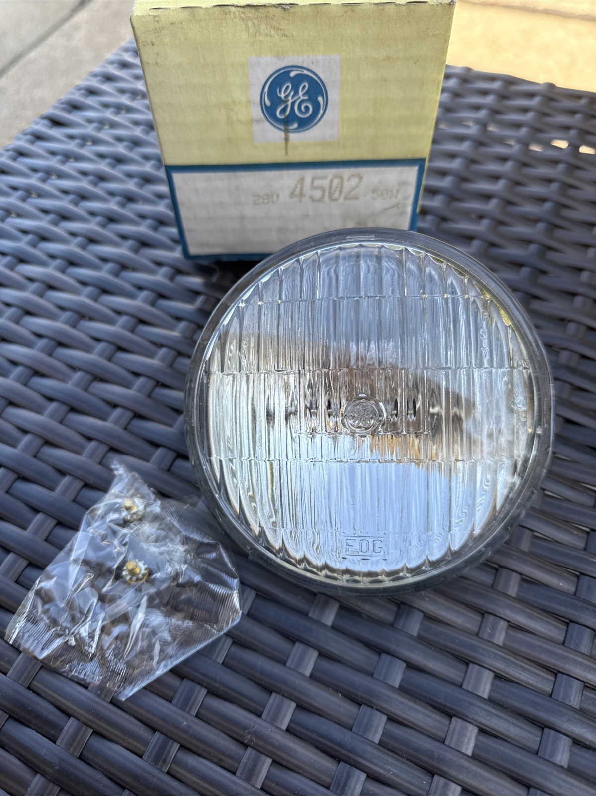 GE 4502 28V 50W PAR36 Fog Military Headlamp FREE SHIPPING. Made In USA