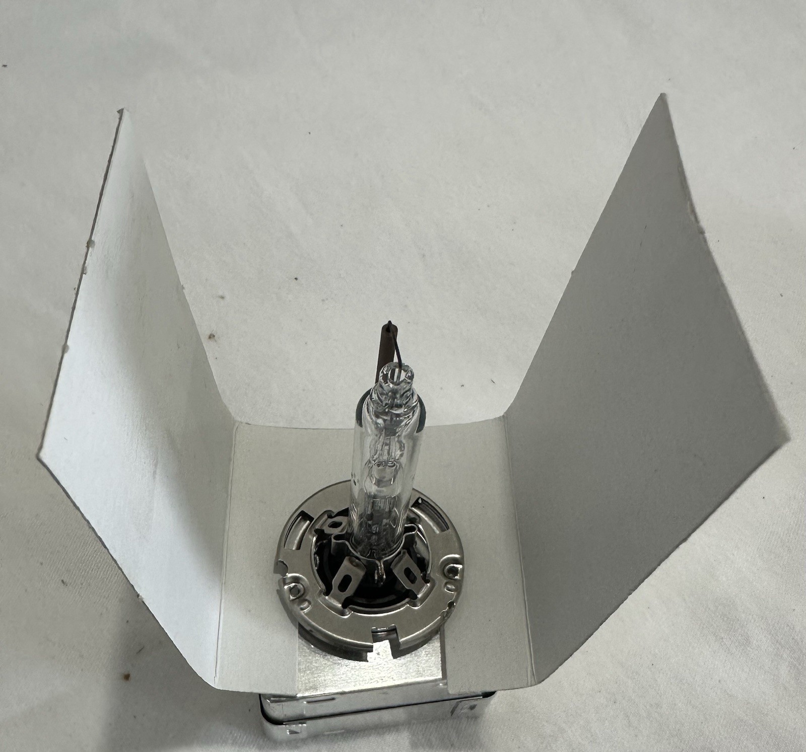 N10721805 Genuine OEM VW AUDI BULB HID LIGHT.