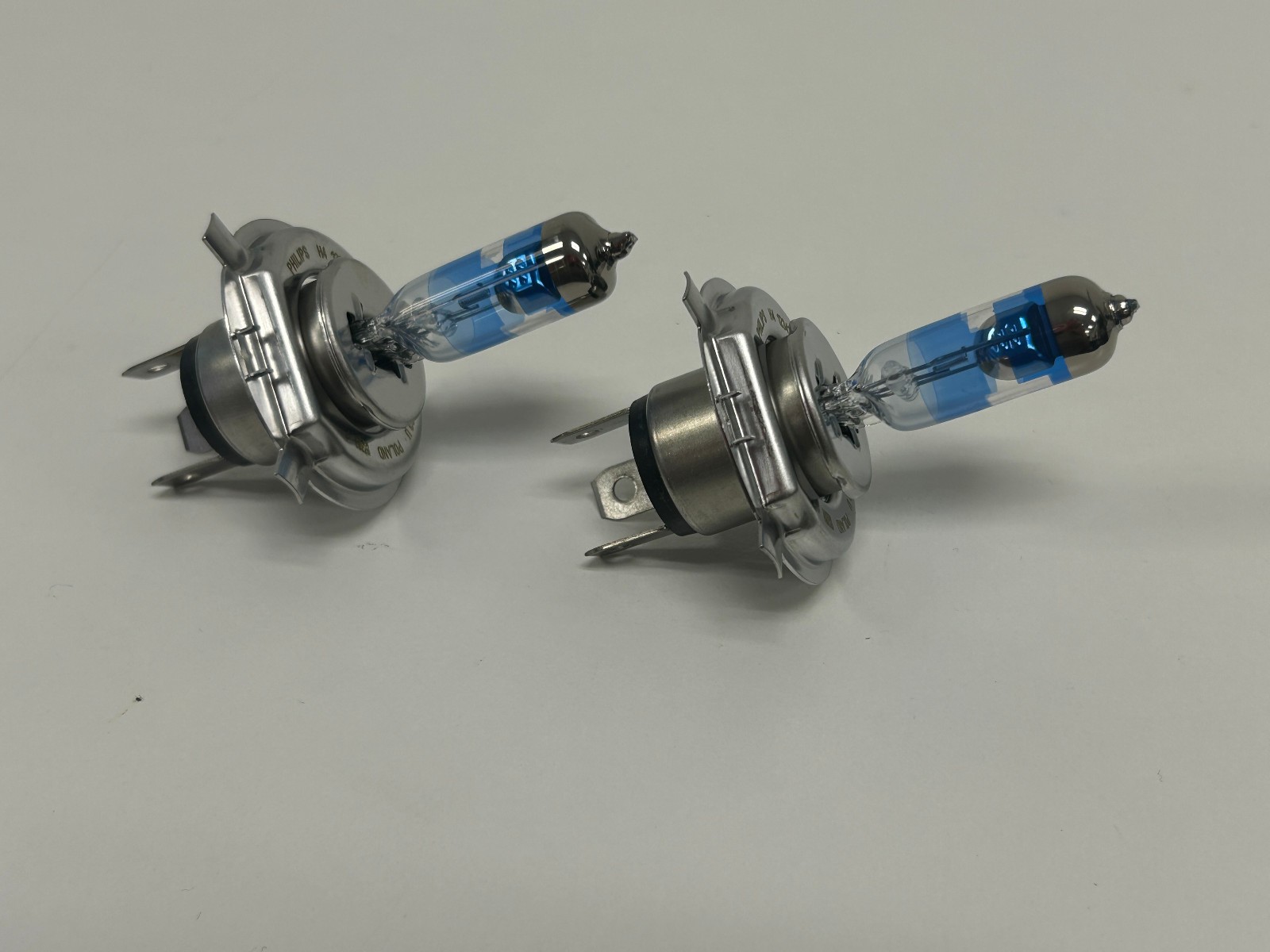 OPEN BOX Philips RacingVision GT200 H4 9003 HB2 Headlight Bulbs +200% MC198