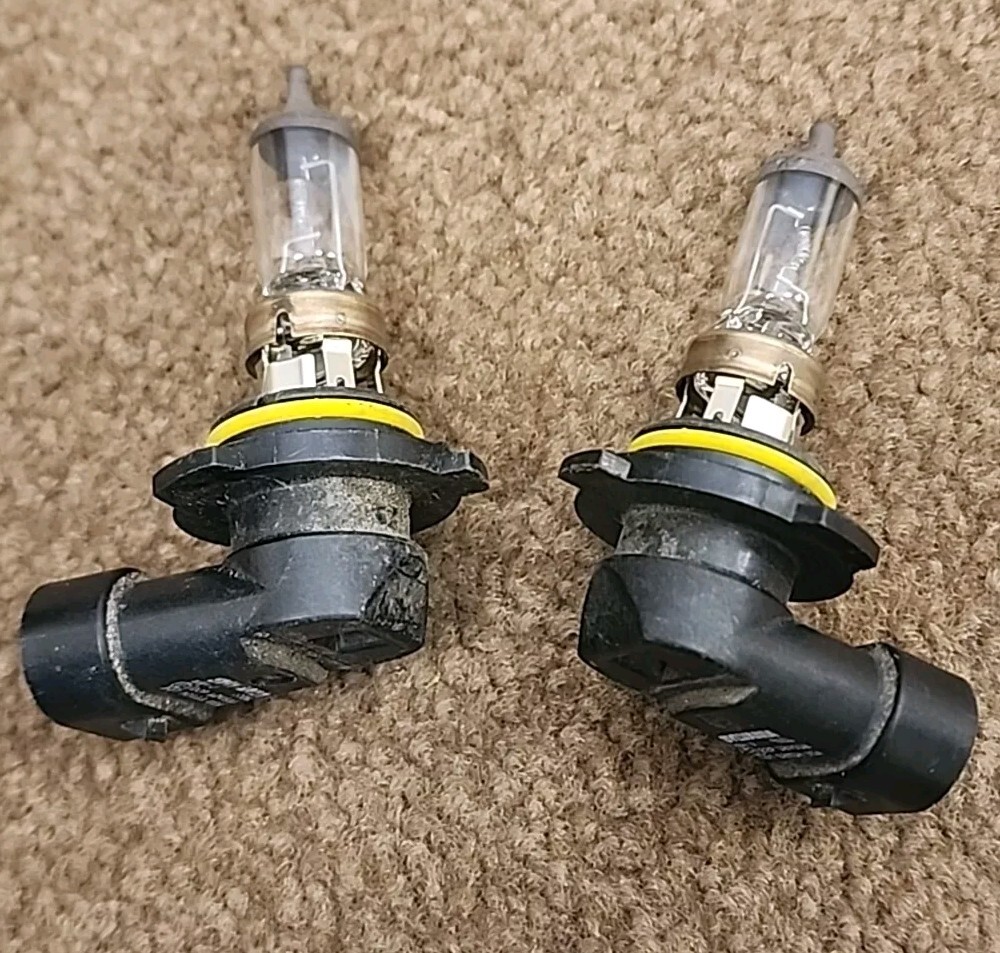 Sylvania Low/Normal Beams HB4U 12V 51W 9006 Dipped Beam Headlight Bulb Pair Used