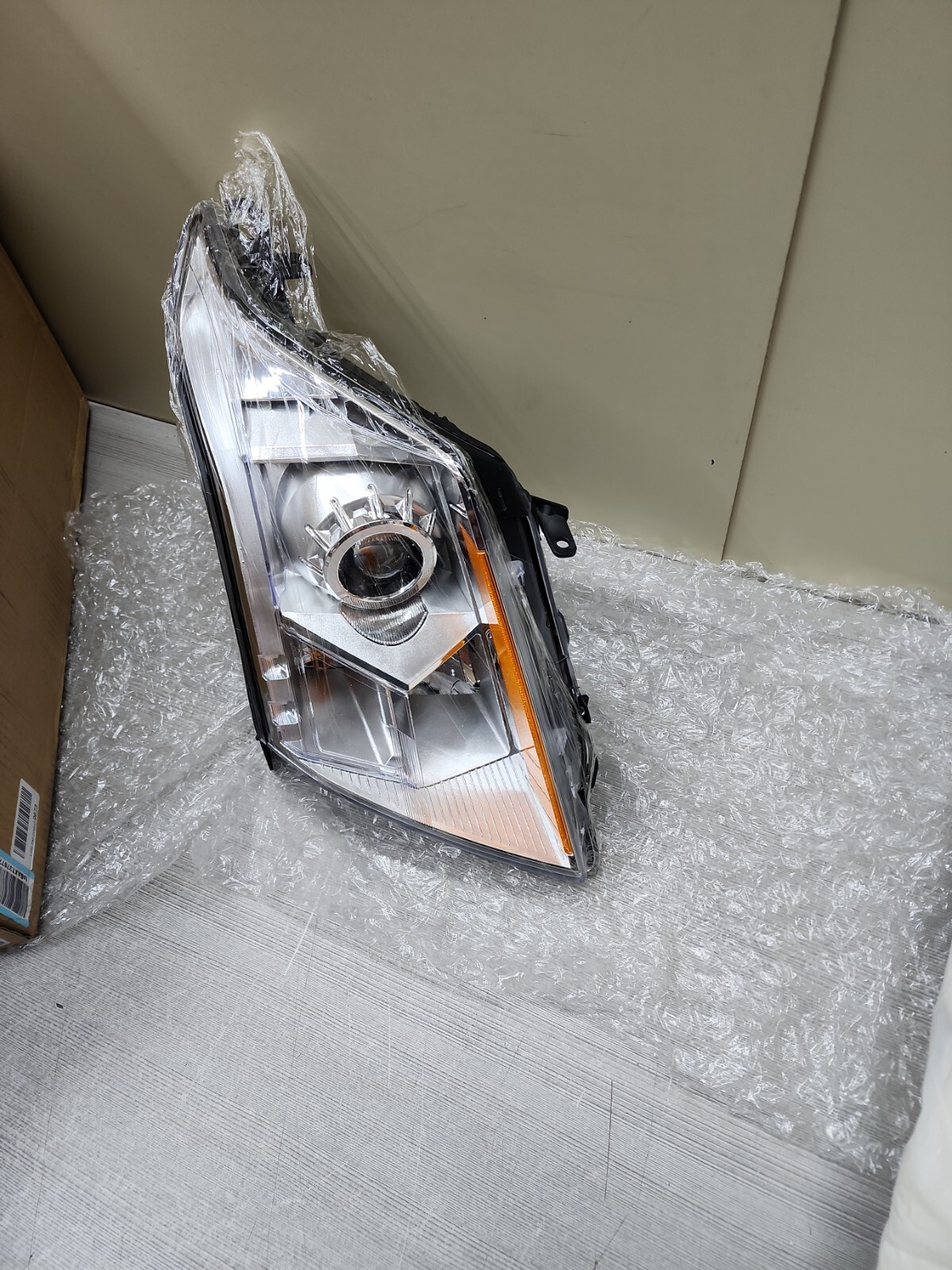 Headlight Assembly-Sport Utility Right TYC 20-9143-00 NEW
