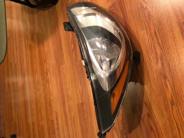 Headlight Assembly Right TYC 20-12693-00