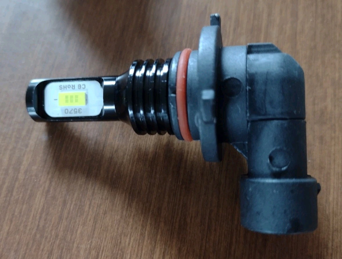 H13/9008 LED headlight bulbs with built-in cooling HB4/9006 LED fog light bulbs