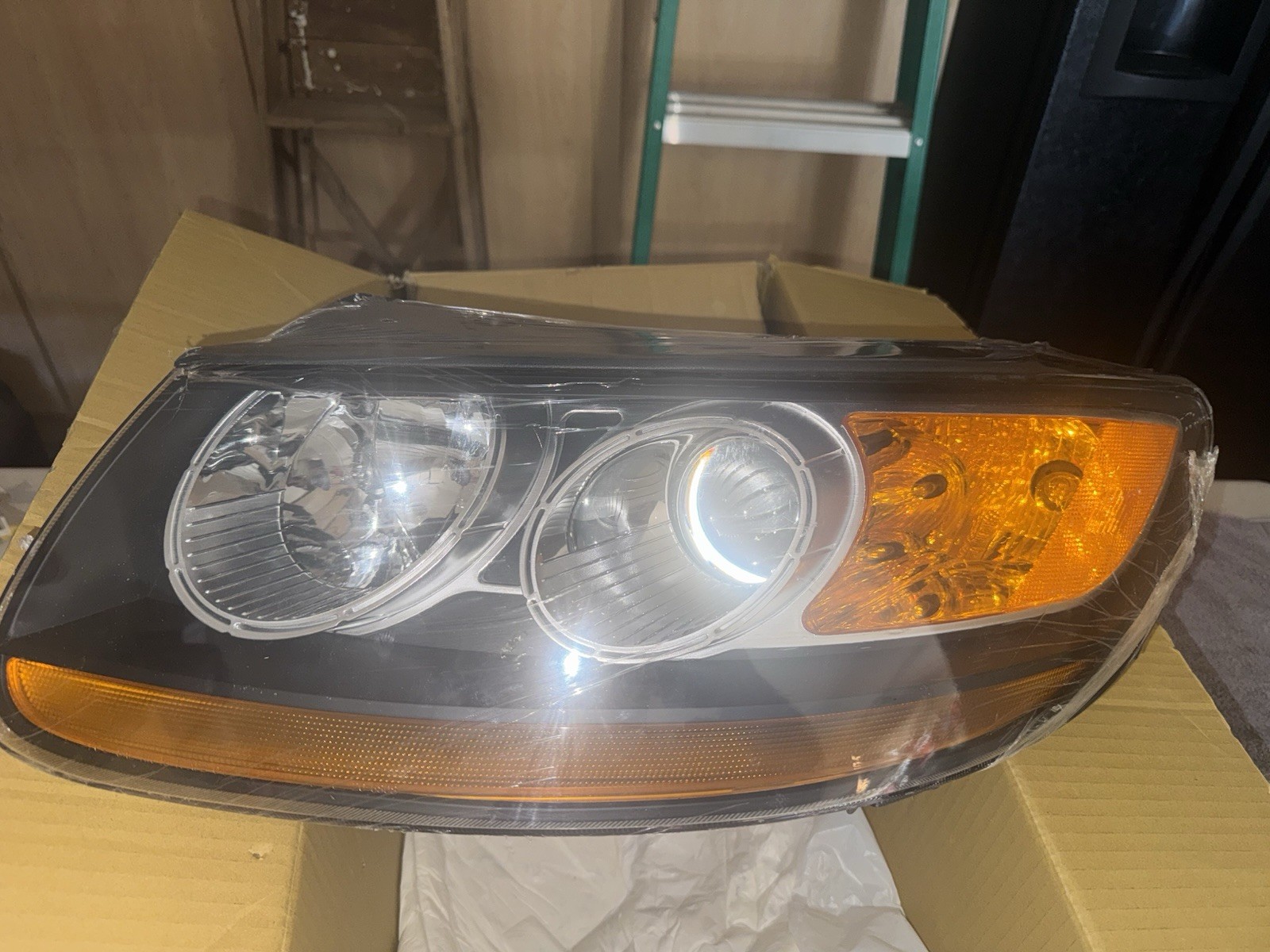 Headlight TYC 20-6808-00 Left Side New!
