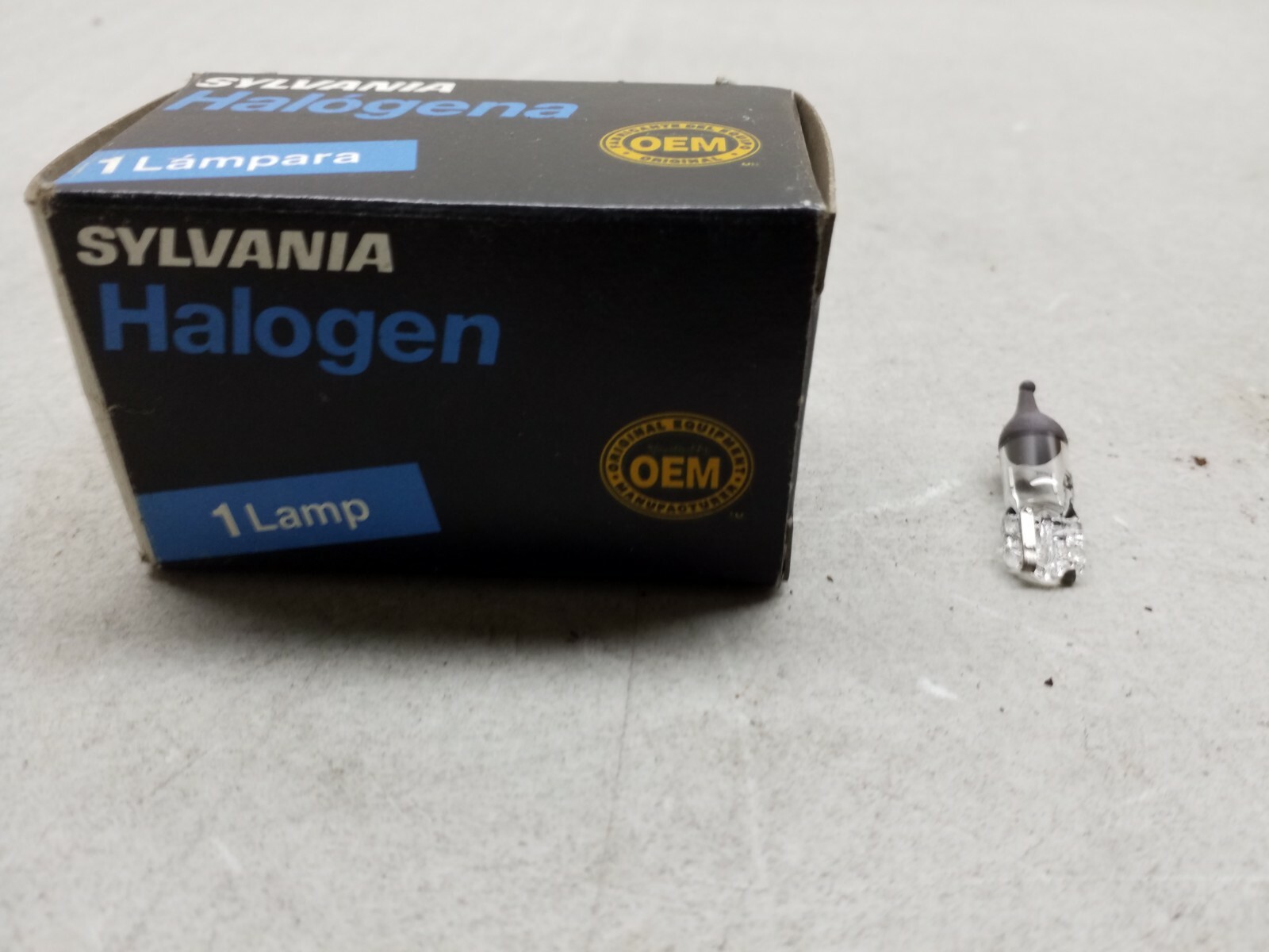 2040 Sylvania Halogen Lamp Made In USA Free Shipping Free Returns 2040